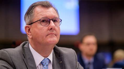 iniyot ni sir|Jeffrey Donaldson: Stability at Stormont is my priority, .